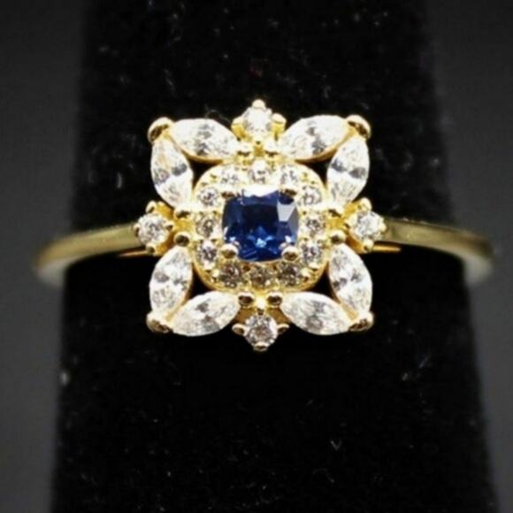 Elegant Gold Sapphire Flower Ring Cubic Zirconia Size 8 - Picture 2 of 9